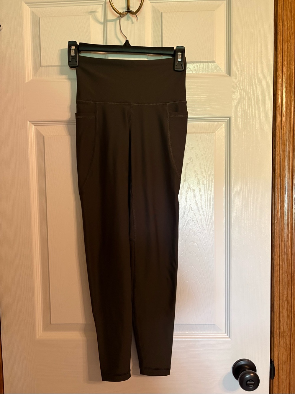 Old Navy Dark High-Waist Leggings with Side Pockets